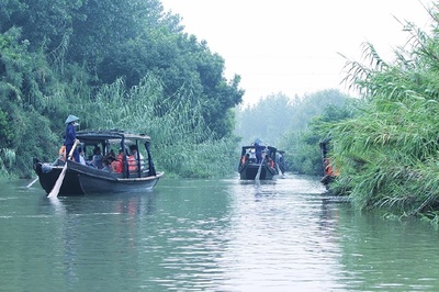 有全国环境优美镇,中国历史文化名镇,全国特色景观旅游名镇之称