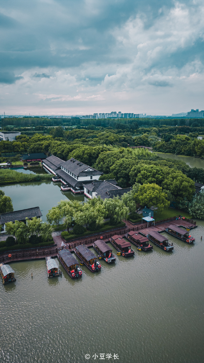 沙家浜风景区位于常熟市,是国家5a级景区,因京剧《沙家浜.